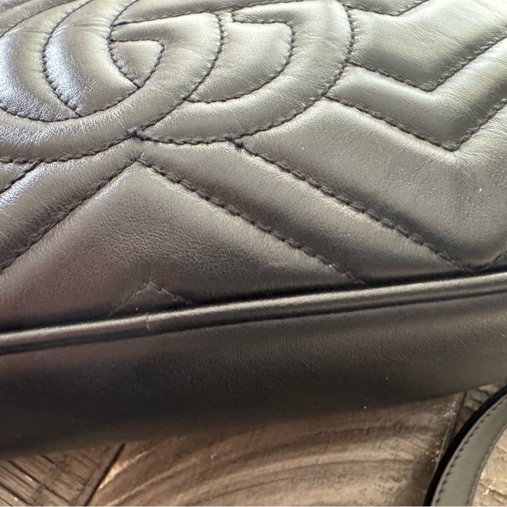 - Gorgeous. Gucci - Authentic Pre Loved Small GG Marmont Leather Crossbody. - Picture 14 of 15